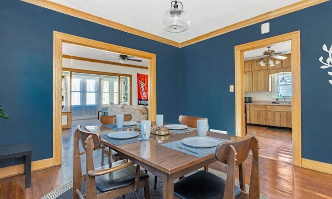 West Peoria Casa | Home of the Braves - Bradley Campus Suite