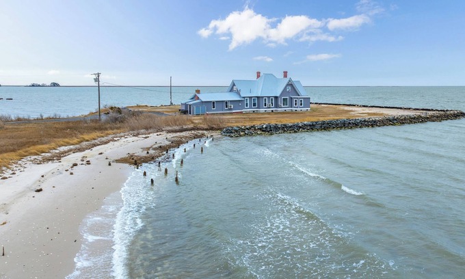 Crisfield Otro | Home of the Terrapin King