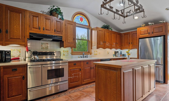 Ellison Bay Cabina | Home on 5 Acres in Ellison Bay- Near The Clearing Folk School!