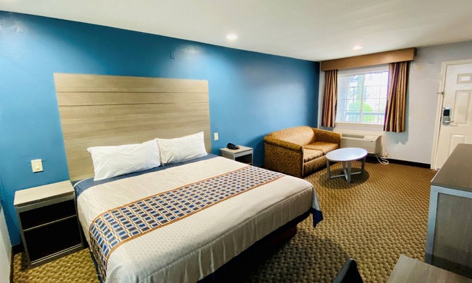 Southeast Houston Hotel | Home Place Inn & Suites