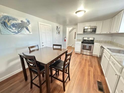 Oneonta Apartamento | Home Plate Apt 2 All Star Baseball Rentals