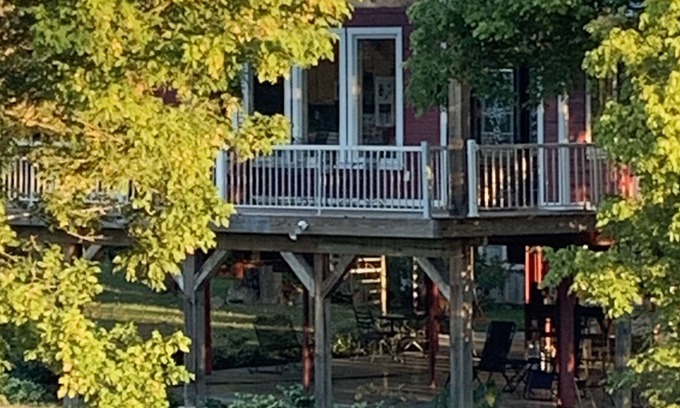 Ozark Casa | Home plus Guest Cottage w' Hot Tub right on the river.
