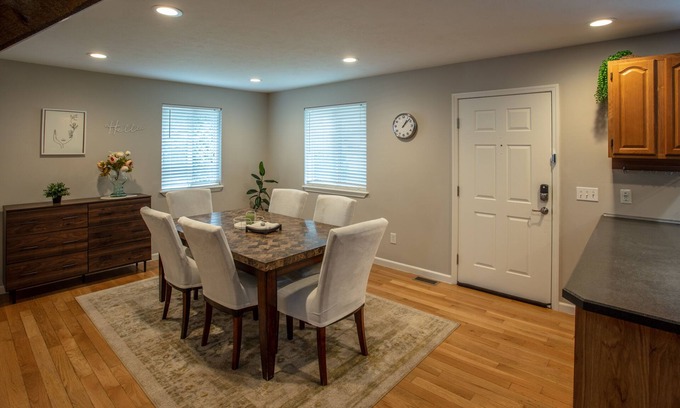 Doling Casa | Home Stays SGF /near Ozark Empire Fairgrounds