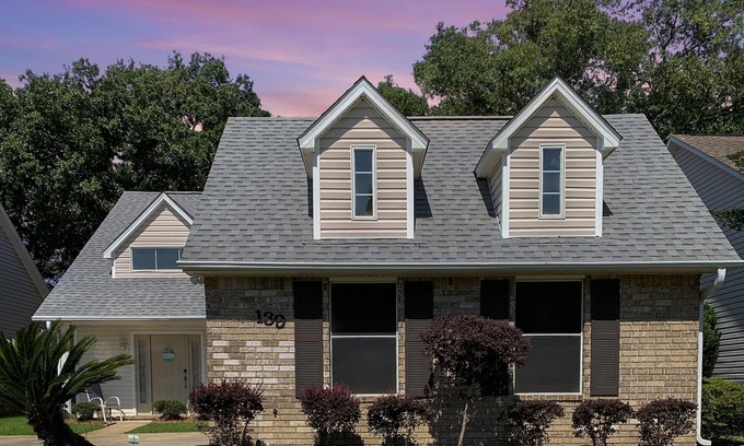 Northeast Pensacola Casa | Home Sweet Home. Perfect place for the whole family. 30 min to the beach
