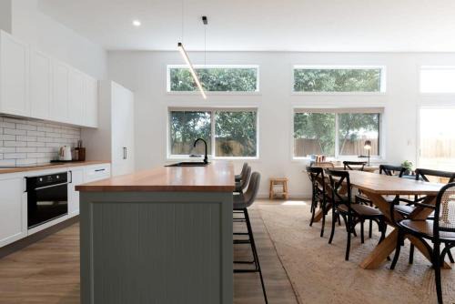 Kings Meadows Casa | Home sweet home with secure parking