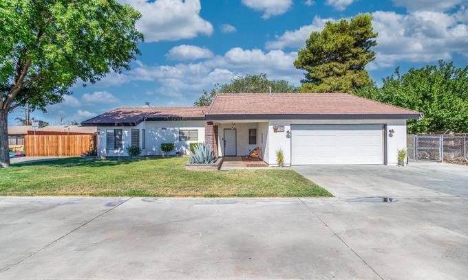 Lancaster Casa | Home Vest