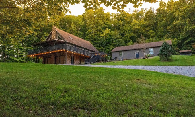 Killbuck Casa | Home w/ Hot Tub, Pickleball & Disc Golf