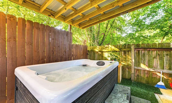 Clarksville Cabaña | Home w/ Hot Tub, Playset & Grills in Clarksville!