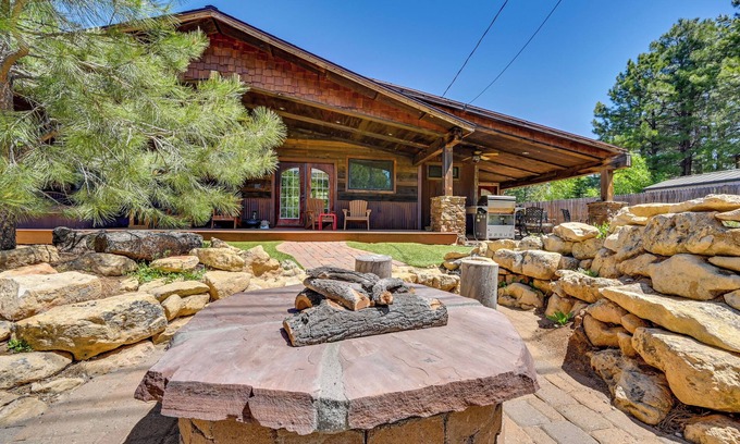 Mountainaire Casa | Inicio w / Jacuzzi y Fire Pit-10 Mi a NAU y Flagstaff