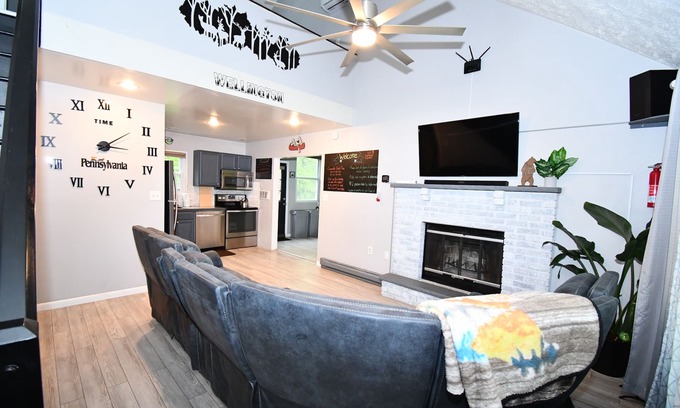East Stroudsburg Casa | Home with FREE access to 2 Pools, Lake, Fitness, Tennis, Basketball, & MORE.