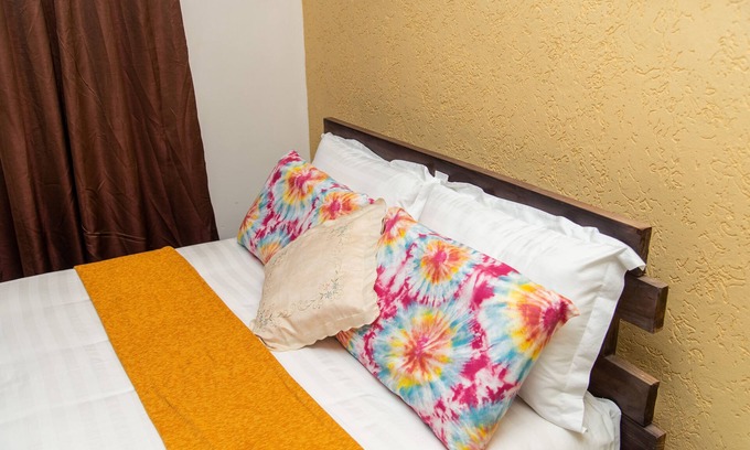 Gaborone Casa | Home with Lovely Private Ensuite Rooms (4adults) Swimming Pool 5mins to Airport