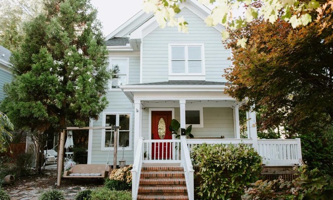 Downtown Casa | Home with Outdoor Oasis in Downtown Raleigh!