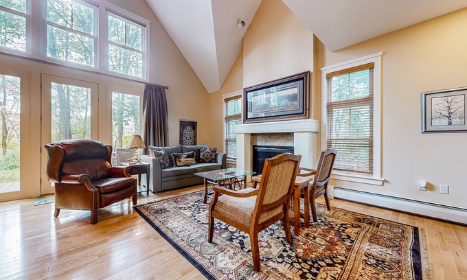 Proctorsville Casa | Home with private apartment, patio, fireplace, on-site pool, gym & tennis access