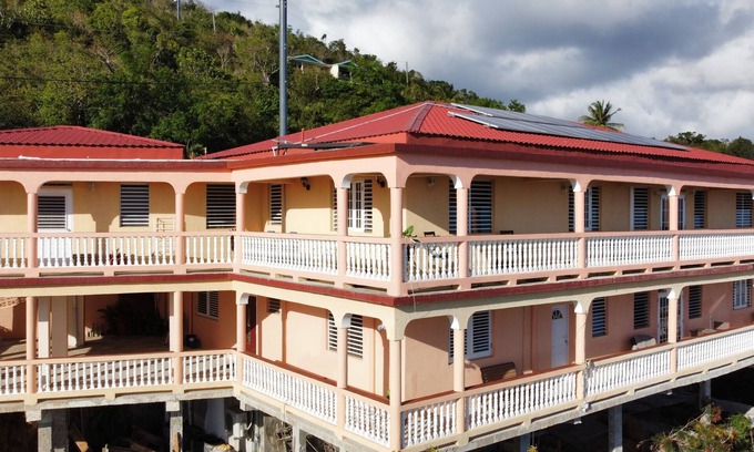 Estate Contant Casa | Home with Gorgeous Views, Early/Late Check In/Out