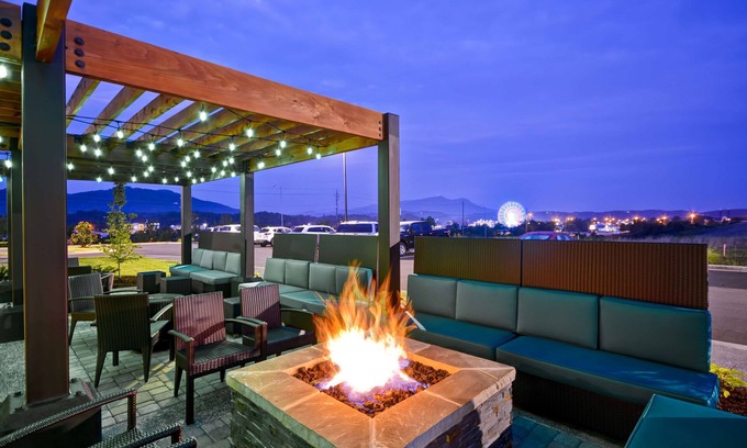 Pigeon Forge Hotel | Home2 Suites by Hilton Pigeon Forge