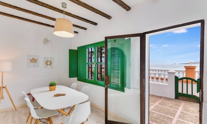 Telde Chalet De Esquí | Home2Book Oceanfront Bliss in Taliarte