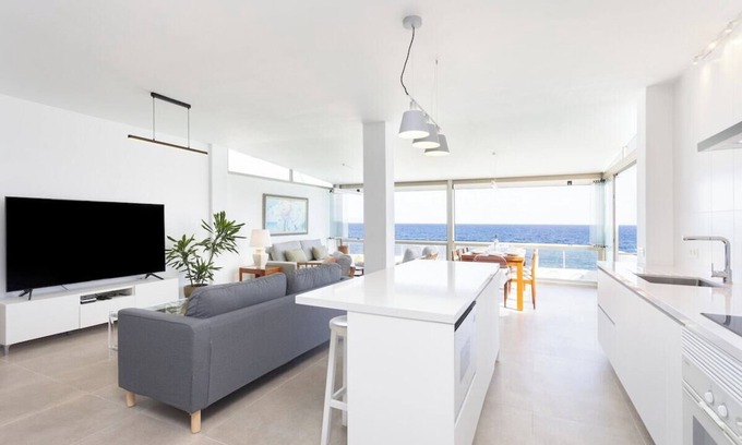 Candelaria Chalet De Esquí | Home2Book Stunning Sea Views House, Private Pool