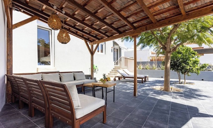 Arafo Casa | Home2Book Stunning Design House Arafo