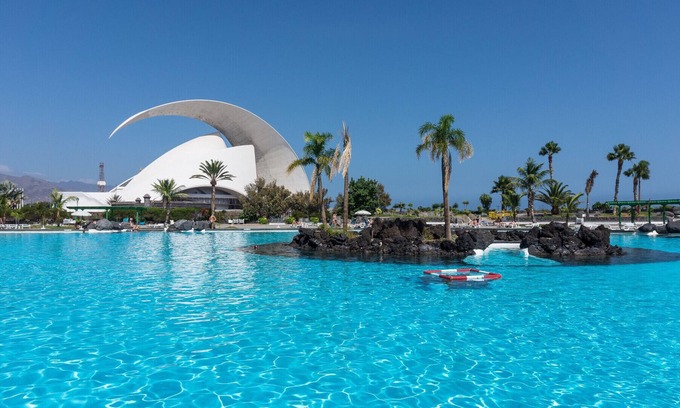 Arico Apartamento | HomeForGuest NextDoor Oasis: frente al mar, terraza, piscina natural- HomeForGuest
