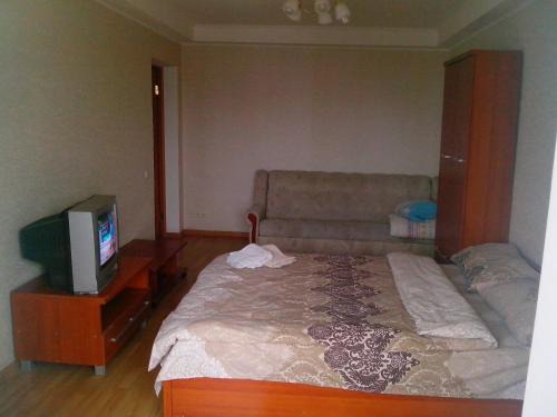 Dniprovs'kyi District Apartamento | Homelike flat near the IEC on Levoberezhnaya