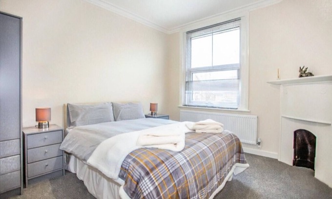 Watford Apartamento | Homely 2Bedroom/1Bathroom Flat w/ FREE WIFI & FREE PARKING