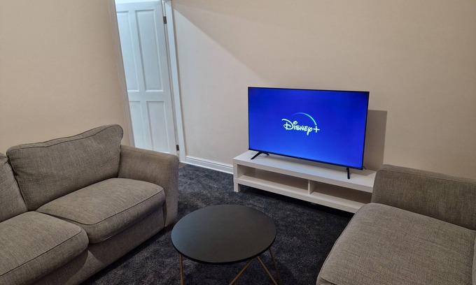 Seisdon Casa | Homely 3-bed house in Bham 15 min from City Centre