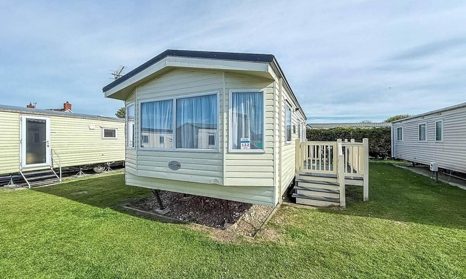 Louth Casa | Homely 4 berth caravan for hire in Lincolnshire at Sunnydale, ref 35122S