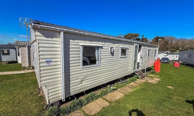Kessingland Otro | Homely Caravan At Kessingland Beach Holiday Park, Suffolk Ref 90040Bc