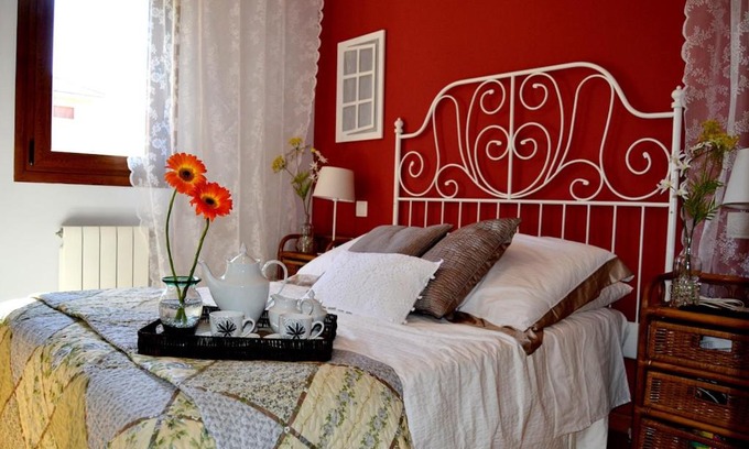 Torrecaballeros Apartamento | Homely flat with Garden near Segovia