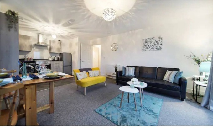 George Green Apartamento | Homely Spacious 2 Bed 2 Bath Residence
