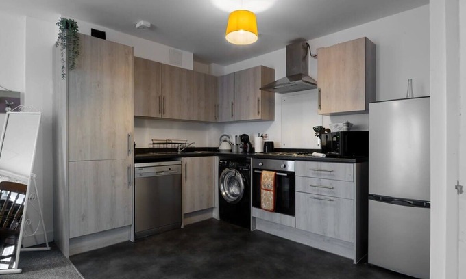 George Green Apartamento | Homely Spacious 2 Bed 2 Bath Residence