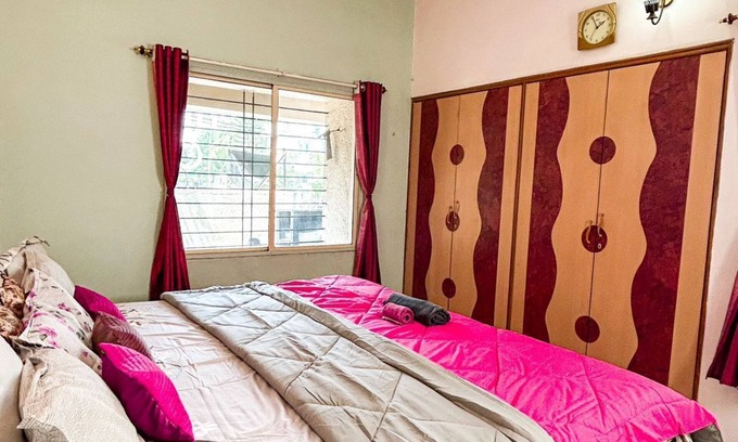 Nashik Apartamento | Homely stay at heart of city to easily travel to popular spots of Nashik.