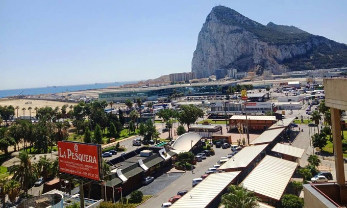 La Línea de la Concepción Apartamento | Homerez - Bonito apartamento a 500 m de la playa para 5 pers. con vistas al mar