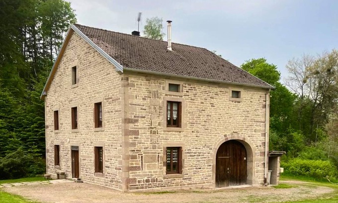 Fougerolles-Saint-Valbert Casa | Homerez - Casa cerca de Fougerolles-Saint-Valbert