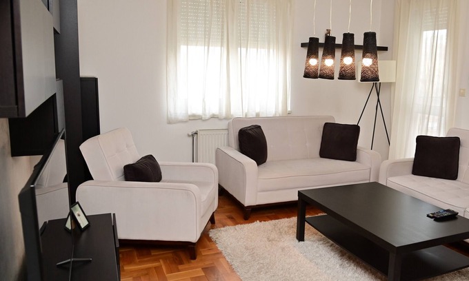 Novi Sad Apartamento | HomeRent White