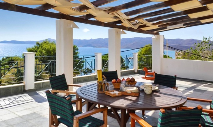 Karystos Villa | Homerez - ¡A 10 m de la playa! Villa para 12 pers. con vistas al mar en Karistos