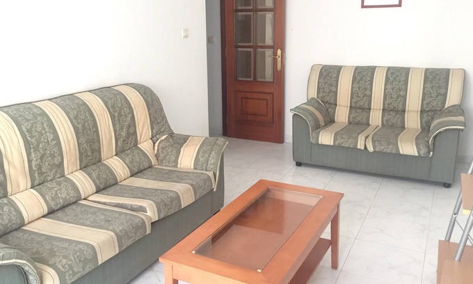 Laxe Apartamento | Homerez - ¡A 80 m de la playa! Apartamento para 6 pers. con balcón en Laxe