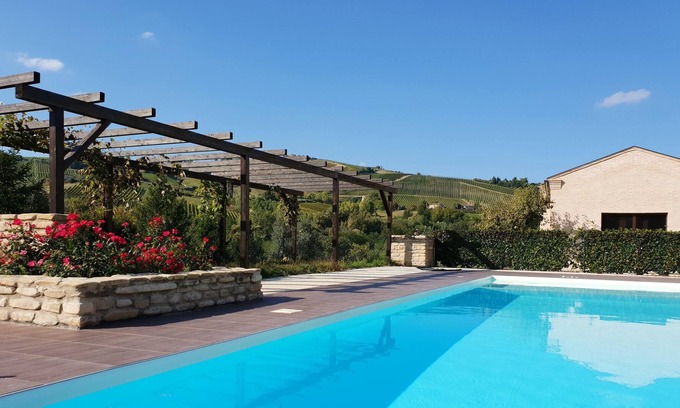 Montalto delle Marche Apartamento | Homerez - Appartement for 2 ppl. with shared pool at Montalto delle Marche
