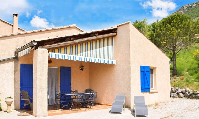 La Roche-sur-le-Buis Apartamento | Homerez - Amazing apartement for 6 ppl. with shared pool at La Roche-sur-le-Buis