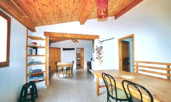 Camps-sur-l'Agly Casa | Homerez - Amazing house for 12 ppl. at Camps-sur-l'Agly