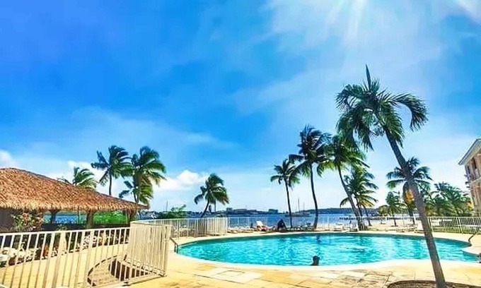Nettle Bay Apartamento | Homerez - Apartamento Baie Nettlé