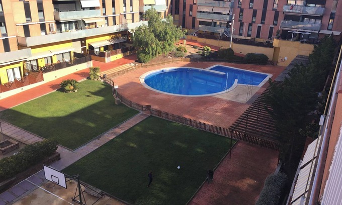 Terrassa Apartamento | Homerez - Apartamento en Terrassa, piscina