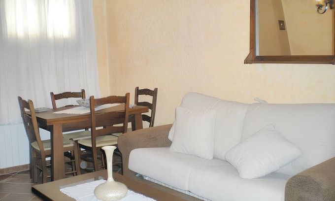 Hueva Apartamento | Homerez - Apto vista montaña Hueva
