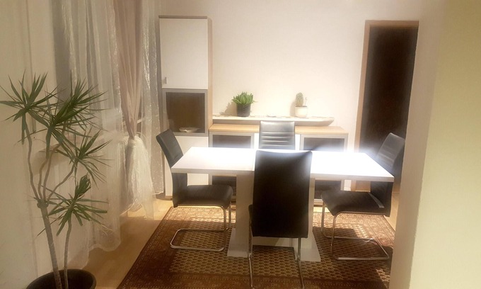 Ramstein-Miesenbach Apartamento | Homerez - Apartamento para 6 pers. con jardín y terraza en Ramstein-Miesenbach