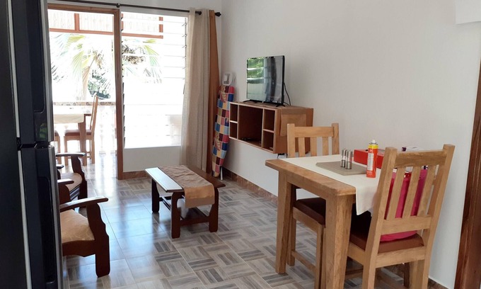 Baie Ste Anne Apartamento | Homerez - Bonito apartamento a 5 km de la playa para 2 pers. en Baie Sainte Anne