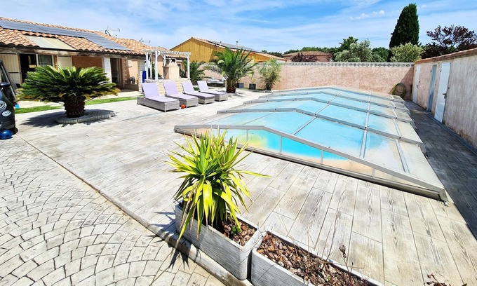 Vitrolles Apartamento | Homerez - Apartamento a 15 km de la playa para 2 pers. con piscina compartida