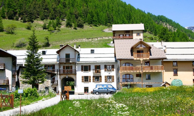 Arvieux Apartamento | Homerez - Apt. in Le Coin, Mountain View