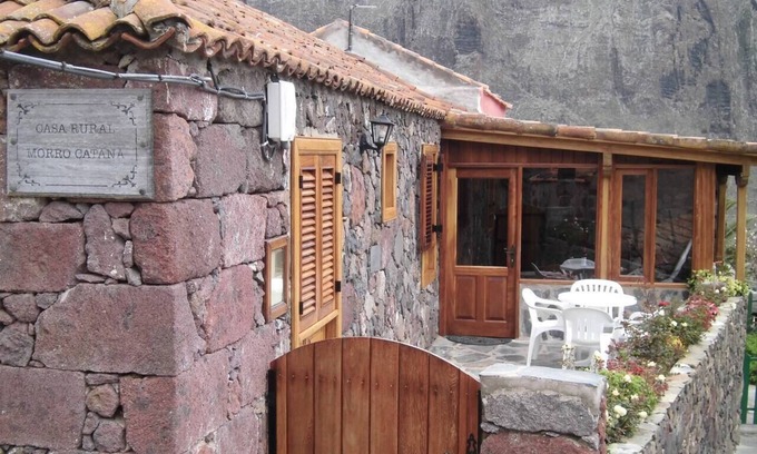 Masca Chalet De Esquí | Homerez - Beautiful chalet 15 km away from the beach for 4 ppl. with shared pool