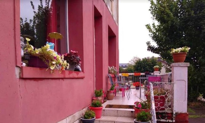 Chateaudun Apartamento | Homerez - Bonito apartamento para 8 pers. con jardín en Châteaudun