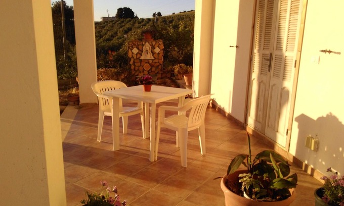 Sciacca Apartamento | Homerez - Apartamento a 7 km de la playa para 3 pers. con terraza en Sciacca